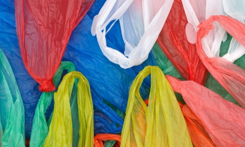 Ο πλαστικός πολιτισμός της ελληνικής κατανάλωσης