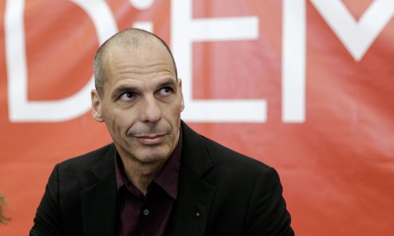 Ο Βαρουφάκης προ(σ)καλεί τον Σόιμπλε να πει πού γράφει ανακρίβειες