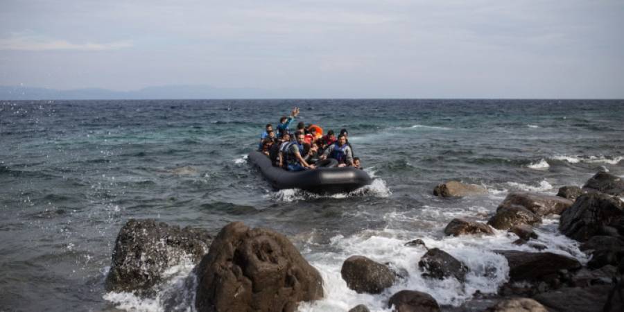 Κομισιόν: Υποστηρίζουμε τις επιστροφές μεταναστών από ελληνικά νησιά στην Τουρκία