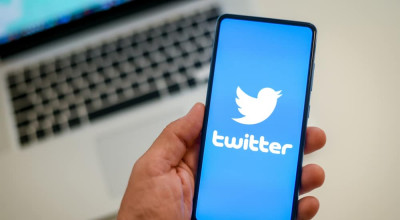 Twitter: «Βουτιά» 4% για τη μετοχή-Κινδυνεύει η εξαγορά του Μασκ