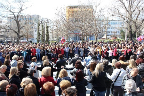 Τσικνοπέμπτη: Ποιοι δήμοι γιορτάζουν με γλέντια και παραδοσιακά έθιμα