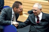 «Απαγορεύονται οι δημόσιες συναθροίσεις» την Πέμπτη λόγω Σόιμπλε
