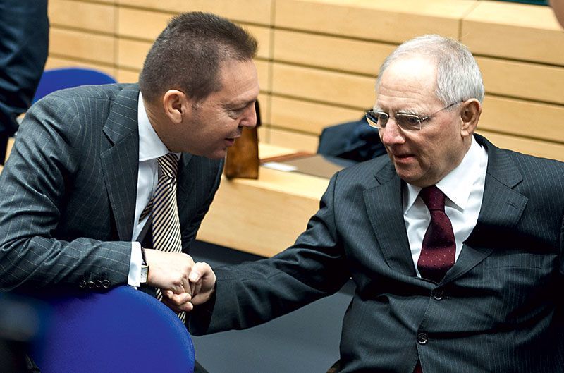 «Απαγορεύονται οι δημόσιες συναθροίσεις» την Πέμπτη λόγω Σόιμπλε