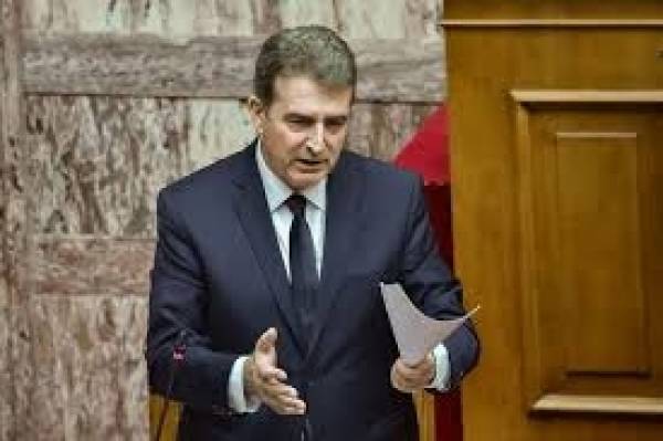 Κόντρα ΥΠΡΟΠΟ- ΣΥΡΙΖΑ για την επιστολή Χρυσοχοΐδη για το προσφυγικό