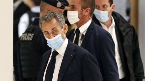 Η απολογία Σαρκοζί στο δικαστήριο για διαφθορά