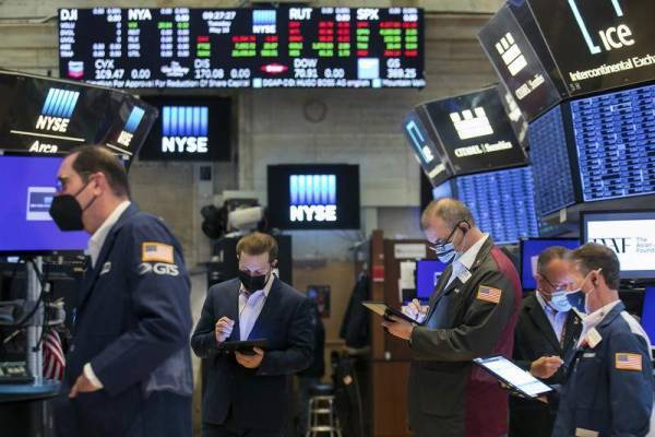 Αρνητικό το κλίμα στη Wall Street-«Μαζεύτηκαν» στο τέλος οι απώλειες