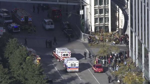 Πανικός στο Μανχάταν: Φορτηγό έπεσε σε πλήθος- Τουλάχιστον έξι νεκροί
