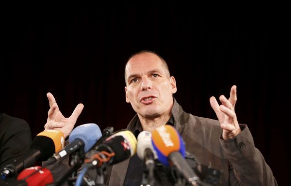Άγριο επεισόδιο Βαρουφάκη-δημοσιογράφου–«Φταίω για το σεισμό στο Σαν Φρανσίσκο»