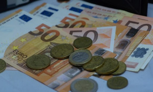 Οι πληρωμές της εβδομάδας: Εφάπαξ και επιδόματα ΕΦΚΑ, ΔΥΠΑ