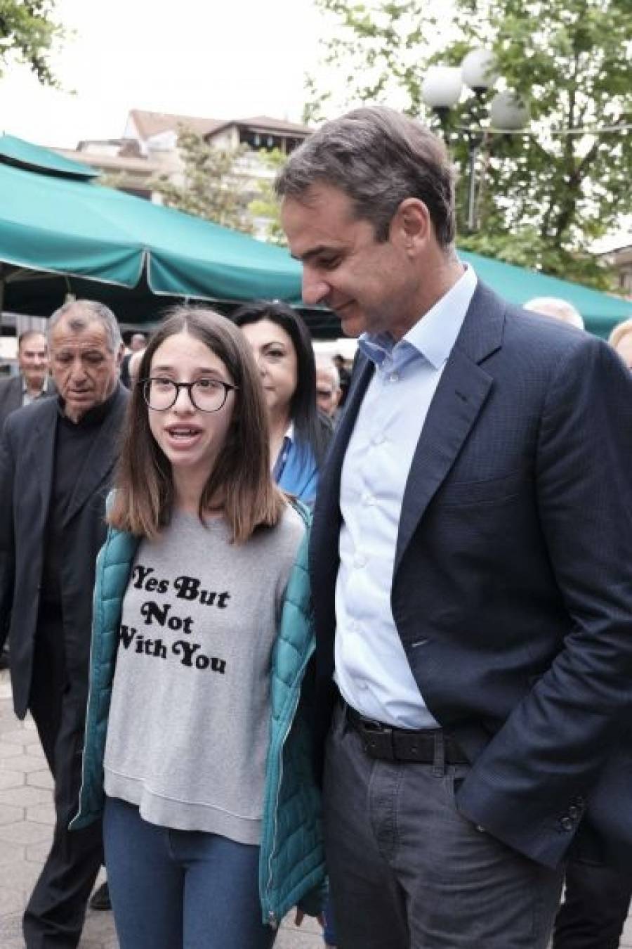 Το «άκυρο» στιγμιότυπο από την επίσκεψη του Μητσοτάκη στην Δράμα