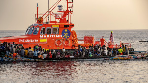 Έξι νεκροί σε ανατροπή σκάφους με μετανάστες κοντά στα Κανάρια