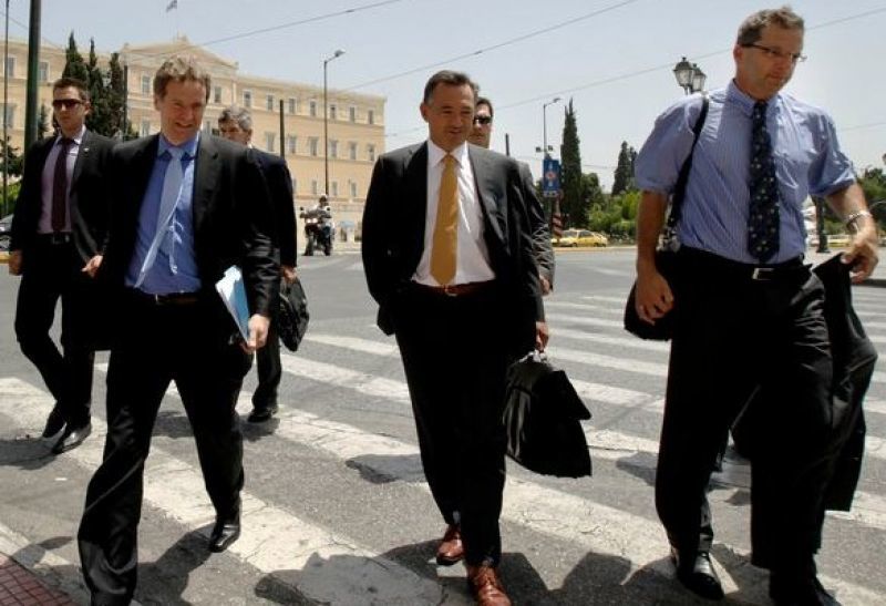 Επιστροφή των θεσμών σε χαλαρό κλίμα …. διακοπών και συζήτησης