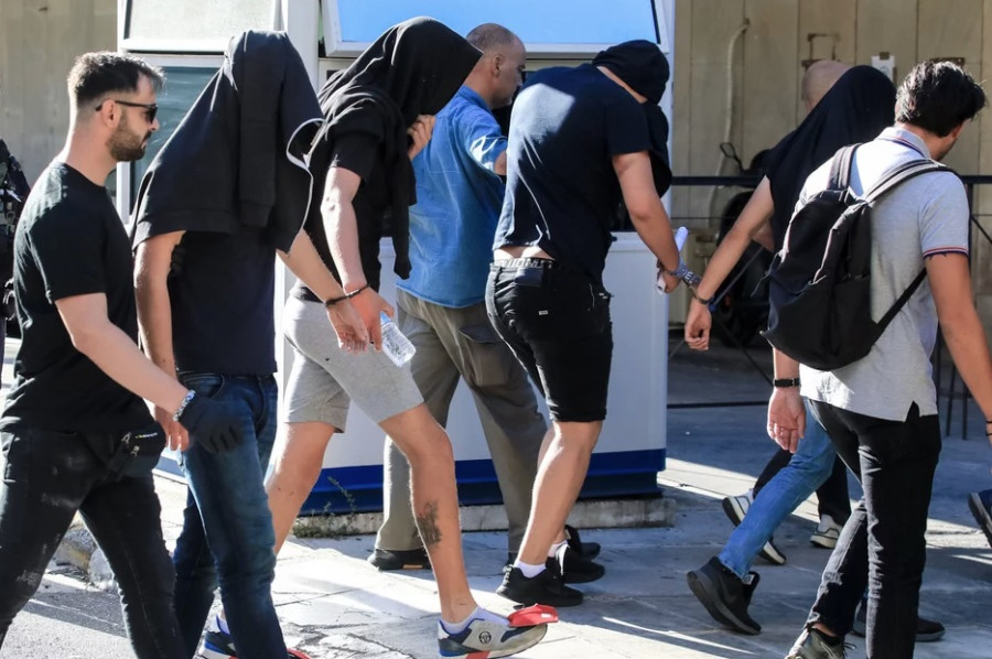 Νέα Φιλαδέλφεια: Προφυλακιστέοι οι 27 πρώτοι του δεύτερου γκρουπ συλληφθέντων