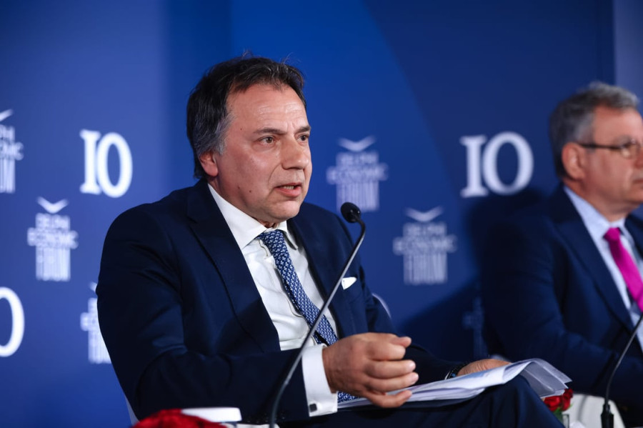 Πελαγίδης-ΤτΕ: Η Αγορά Διαμορφώνει το Παραγωγικό Μοντέλο, Όχι η Πολιτική