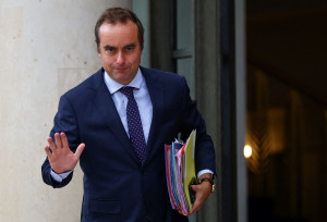 Γαλλία: Ο Λεκορνί θα περάσει τον προϋπολογισμό χωρίς να την έγκριση του Κοινοβουλίου
