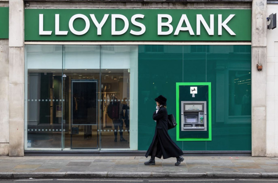 Lloyds: «Βουτιά» 36% στα κέρδη του γ’ τριμήνου – Υποβαθμίσει το guidance