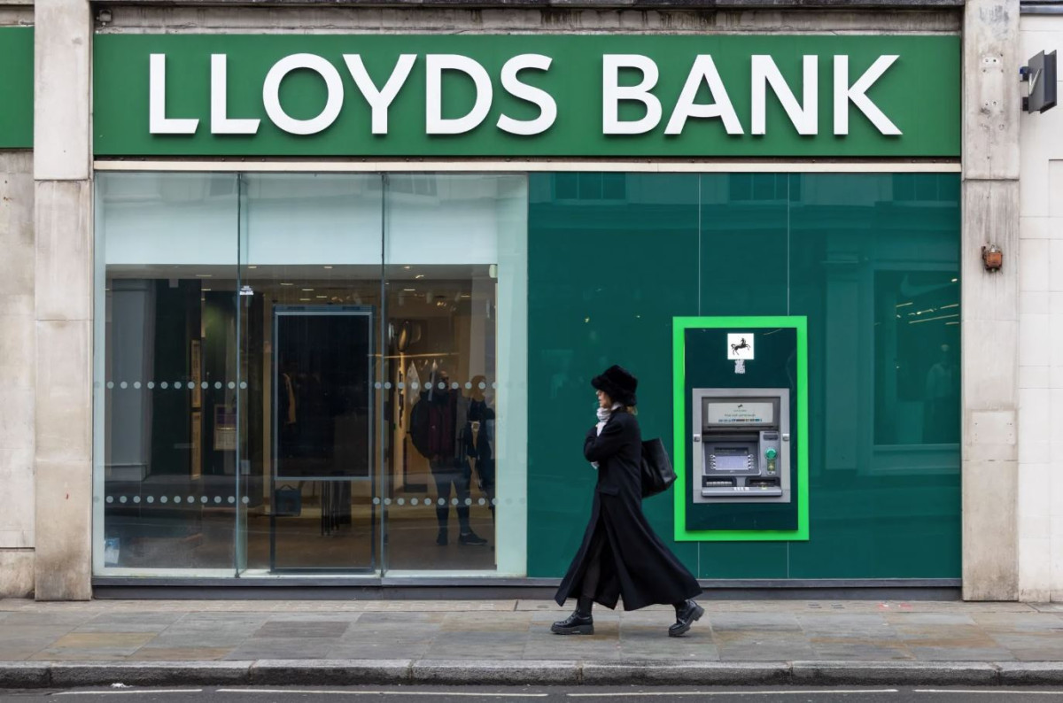 Lloyds: «Βουτιά» 36% στα κέρδη του γ’ τριμήνου – Υποβαθμίσει το guidance