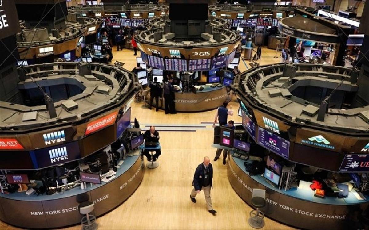 Wall Street: Η Fed δεν απέκρουσε το κύμα πωλήσεων