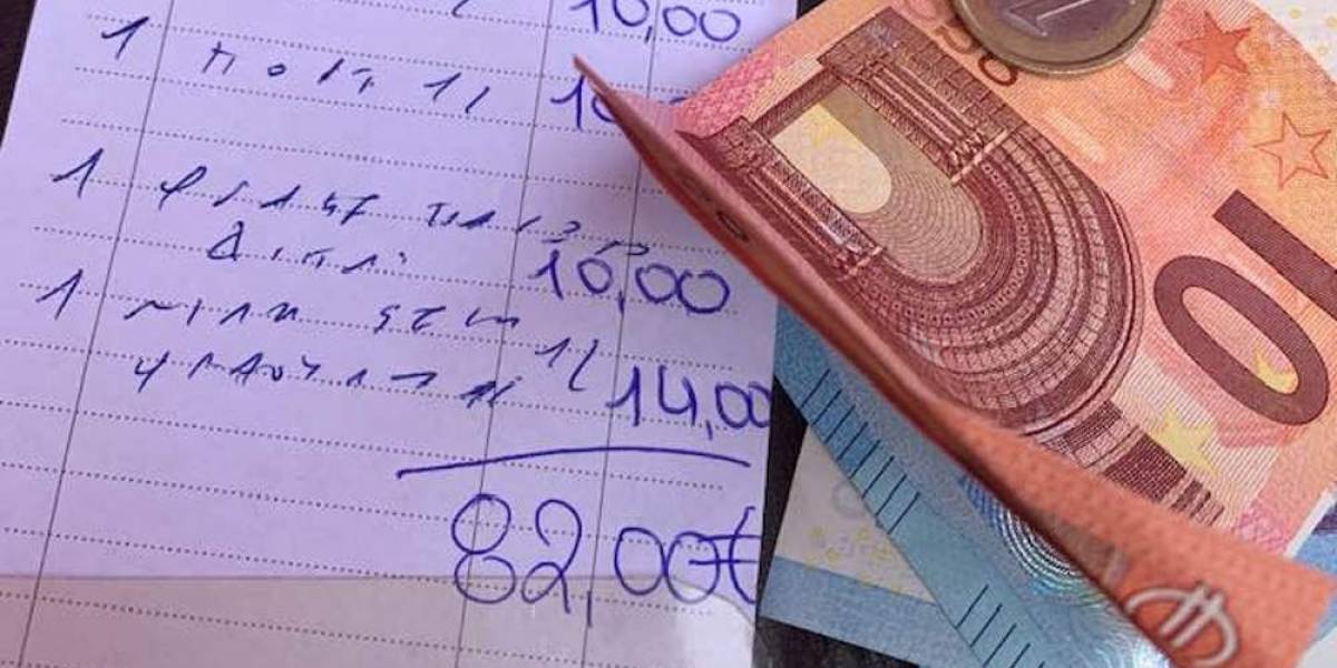 Ρόδος: Πλήρωσαν 82 ευρώ για οχτώ αναψυκτικά