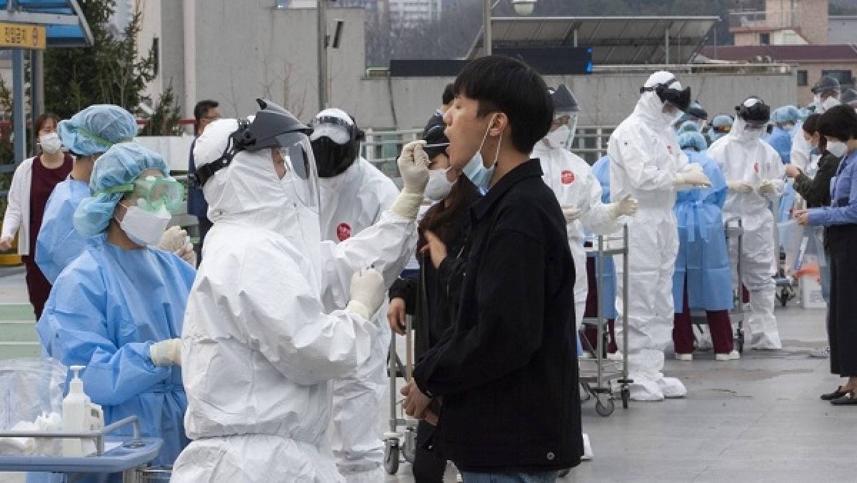 Έρευνα: Εξίσου μολυσματικοί οι ασυμπτωματικοί φορείς του κορονοϊού