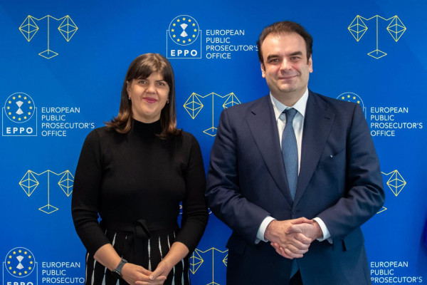 Συνάντηση Πιερρακάκη – Κοβέσι: Στο επίκεντρο η προστασία των ευρωπαϊκών κονδυλίων και η λογοδοσία