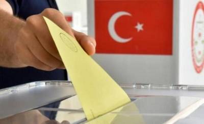 Στις κάλπες οι Τούρκοι για τις δημοτικές εκλογές