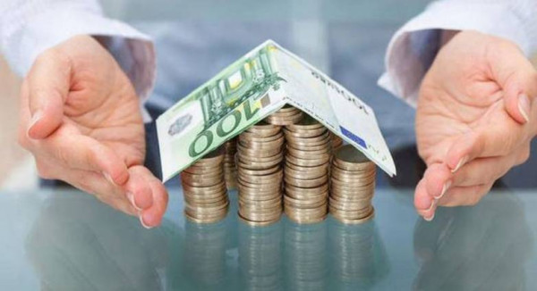 Στη «δίνη» των επιτοκίων οι δανειολήπτες- Παραδείγματα