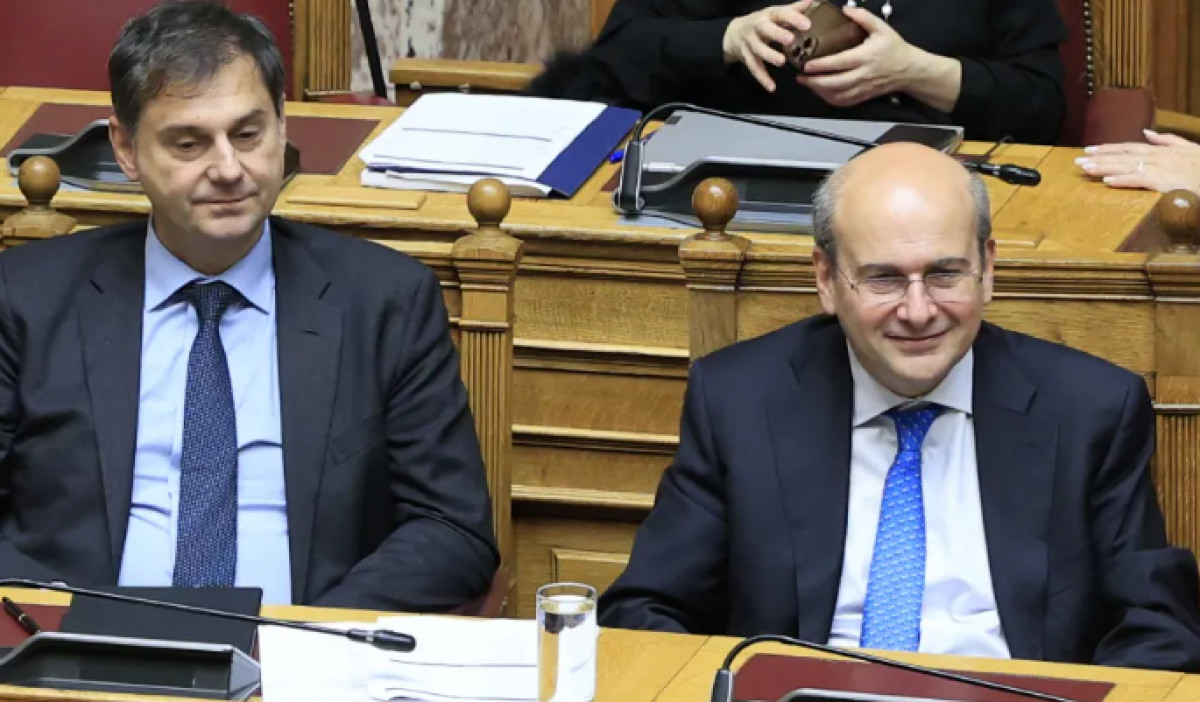 Διασύνδεση POS: Χατζηδάκης-Θεοχάρης ζητούν συναλλαγές με λογικές χρεώσεις