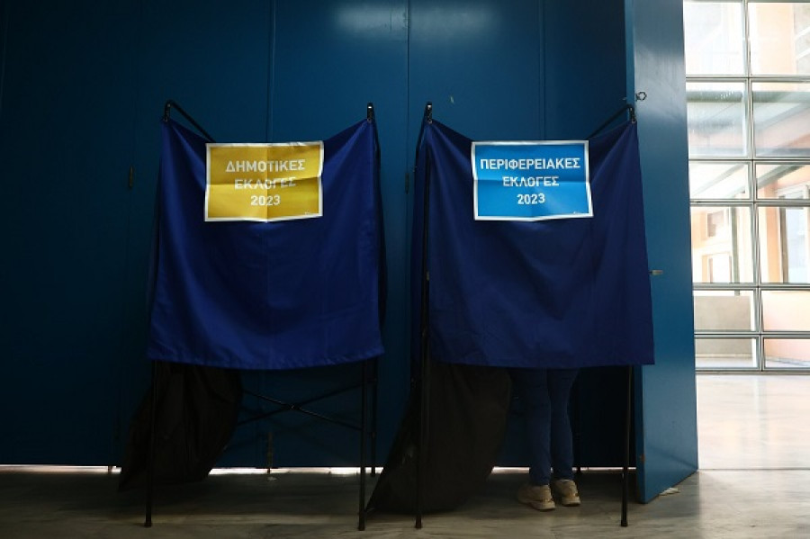 Συλλήψεις για δωροδοκία εκλογέα στην Καρδίτσα- Δύο παραβιάσεις στη Θεσσαλονίκη
