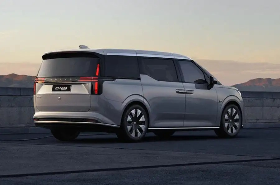 VOLVO EM90: Kινητή σουίτα!