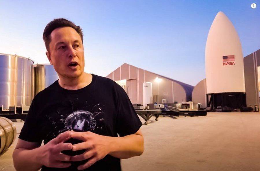 Η SpaceX προσφέρεται να κατασκευάσει διαστημικές στολές για τη NASA
