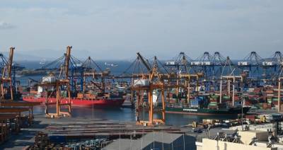 Ανεστάλη η απεργία στις προβλήτες εμπορευματοκιβωτίων του Πειραιά