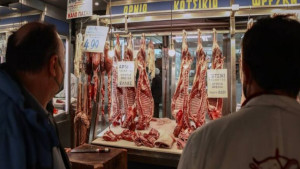«Άνοιξε» το «καλάθι του Πάσχα»- Αντιδράσεις κρεοπωλών για το αρνί