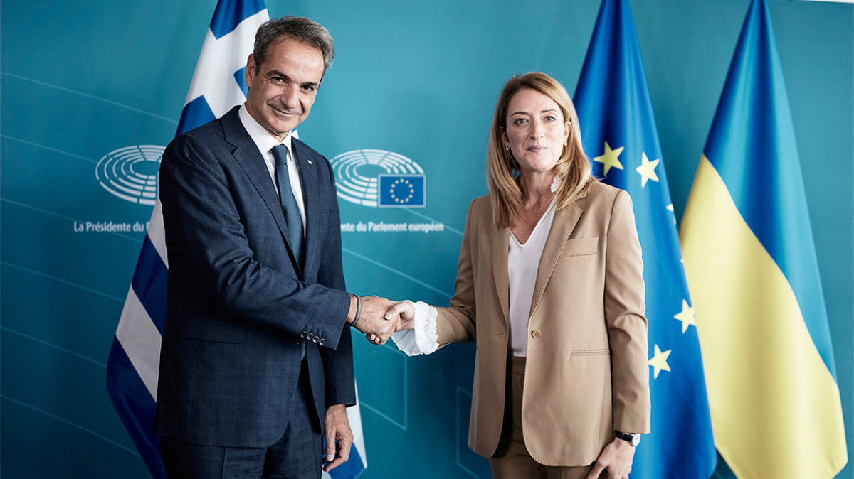 Συγχαρητήρια Μητσοτάκη στην Μέτσολα για την επανεκλογή της στο ευρωκοινοβούλιο