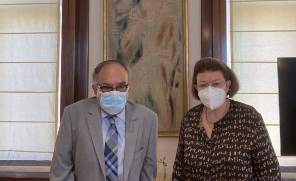 Συνάντηση Μενδώνη με τον πρώην Υπουργό Πολιτισμού του Αφγανιστάν