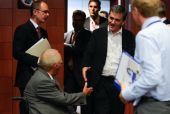 «Κρυφό» ραντεβού Σόιμπλε-Τσακαλώτου-Τι συζήτησαν οι δύο άνδρες για το χρέος