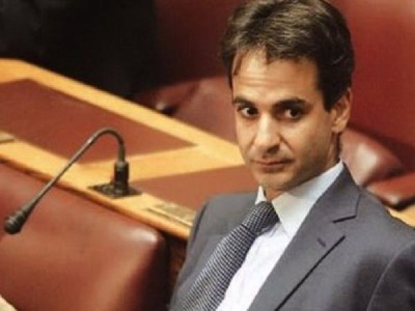 Διαψεύδει ο Μητσοτάκης τα περί light αξιολόγησης- Πρoτείνει να σταματήσουν οι αποσπάσεις υπαλλήλων σε βουλευτικά γραφεία