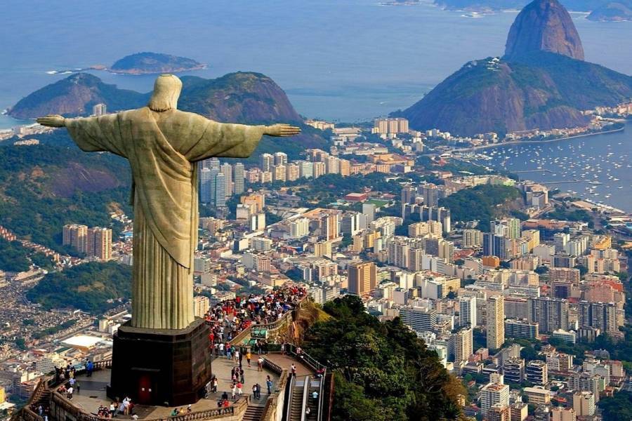 Η Βραζιλία αναζητά επενδυτές με στόχο την ανάπτυξη λιμένων υποδομών