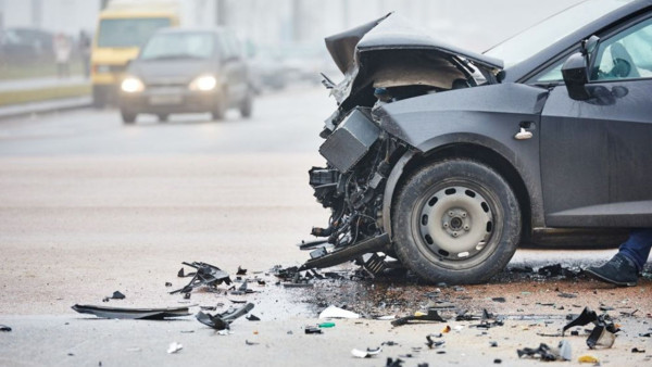 Οι Έλληνες οδηγοί προκαλούν ατυχήματα… μόνοι τους