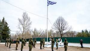 Χαλαρώνουν τα μέτρα για τον κορονοϊό στον στρατό