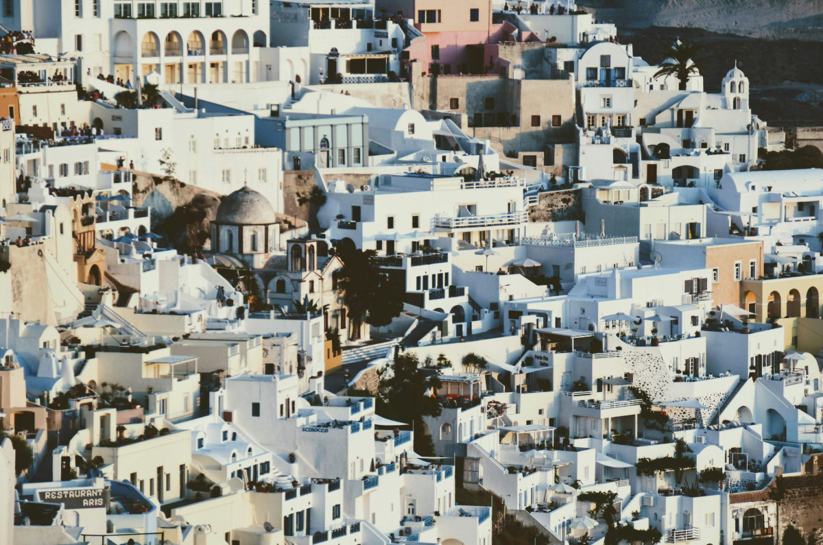 Στεγαστική πολιτική και κοινωνική πραγματικότητα: Το χάσμα μεγαλώνει