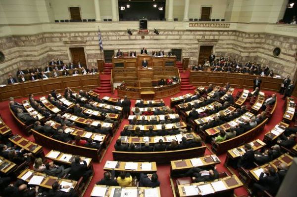 Στη Βουλή ο νέος εκλογικός νόμος με απλή αναλογική