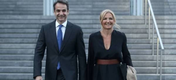 Κυριάκος και Μαρέβα: Ευχές στον 20χρονο γιο τους