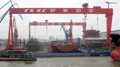 Επιβράδυνση παραγγελιών για τα ναυπηγεία της Κίνας