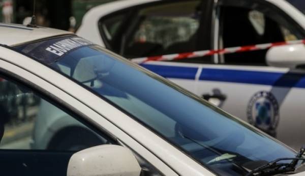 Πειραιάς: Ισχυρή έκρηξη έξω από κτίριο