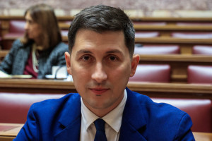 Χρηστίδης: Η κατάργηση του ΣΕΥΥΠ από τη ΝΔ οδήγησε σε λιγότερους ελέγχους και περισσότερους κομπογιαννίτες στην Υγεία