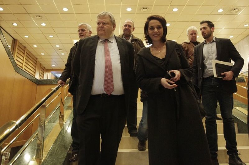 Βενιζέλος για Γιώργο: Έφυγε σαν τα ποντίκια, γύρισε χωρίς «συγγνώμη»