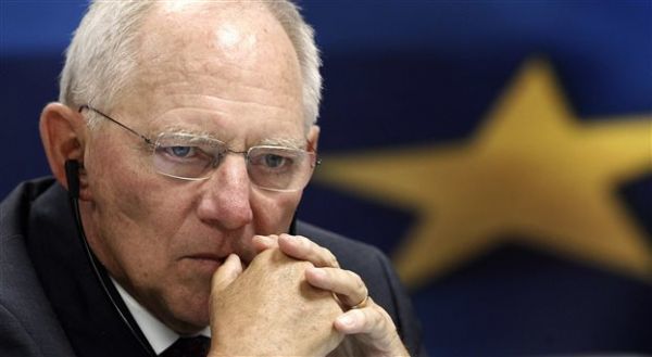 Σόιμπλε:Υπέρ της αύξησης της συνεργασίας των 27 μετά το Brexit