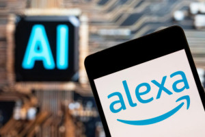 Amazon: «Τσεκούρι» σε εκατοντάδες θέσεις εργασίας λόγω Alexa