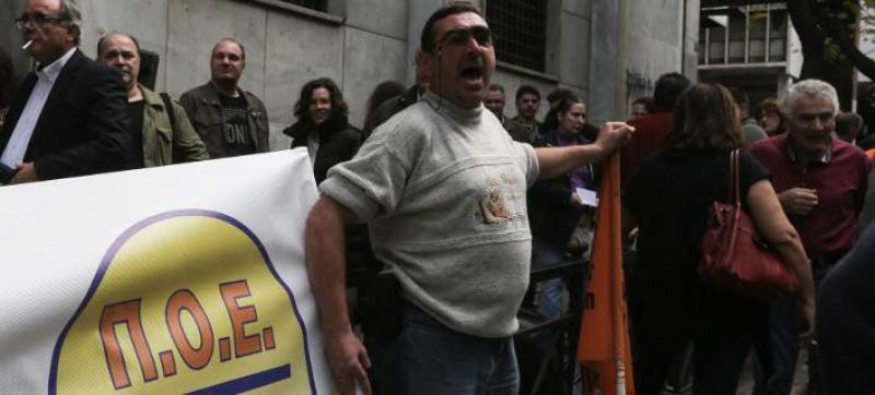 Αγεφύρωτο το χάσμα Σκουρλέτη και ΠΟΕ-ΟΤΑ, στους δρόμους τα σκουπίδια